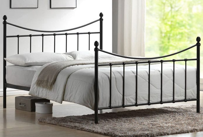 Impress Your Visitors with a Welcoming & Cosy Guest Room