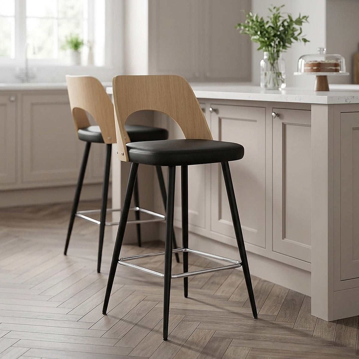 Leo Bar Stool Oak & Black