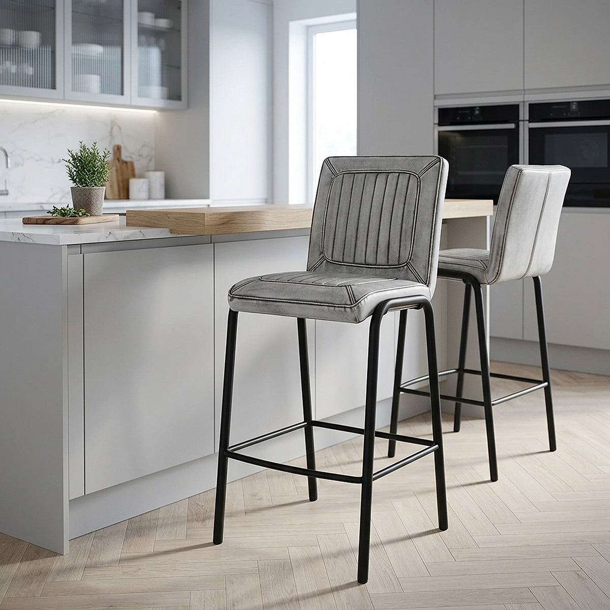 Osprey Bar Stool Vintage White