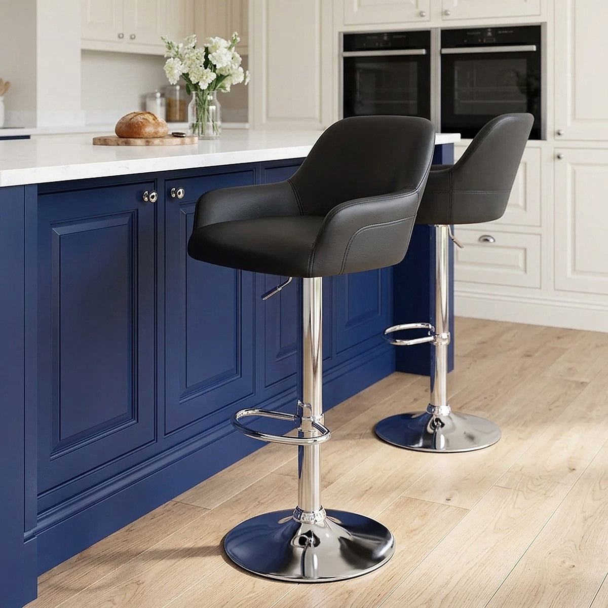 Sassi Bar Stool Black